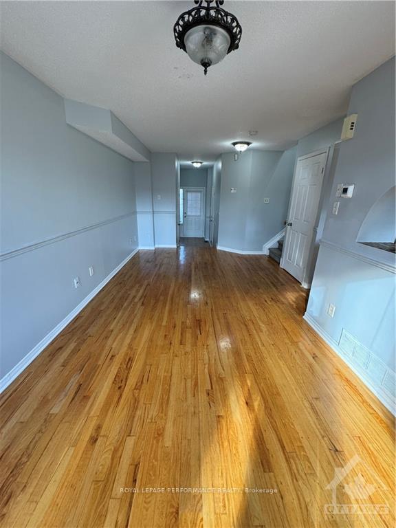 Photo 15 of 1098 Ballantyne Drive, Ottawa, Fallingbrook/Gardenway South — HOMEH