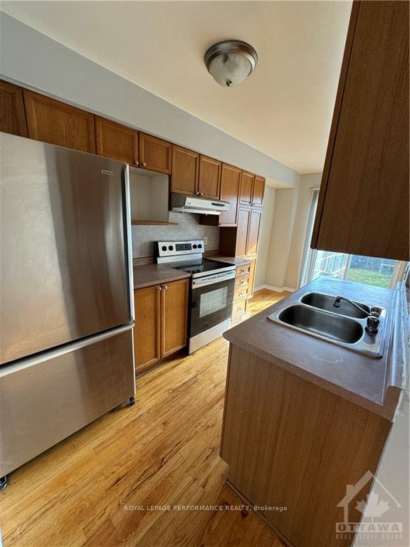 Photo 17 of 1098 Ballantyne Drive, Ottawa, Fallingbrook/Gardenway South — HOMEH