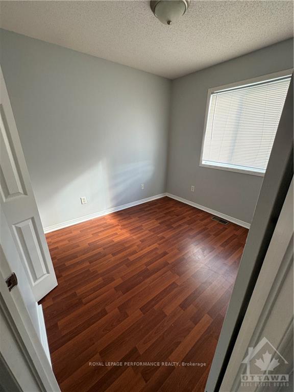 Photo 18 of 1098 Ballantyne Drive, Ottawa, Fallingbrook/Gardenway South — HOMEH