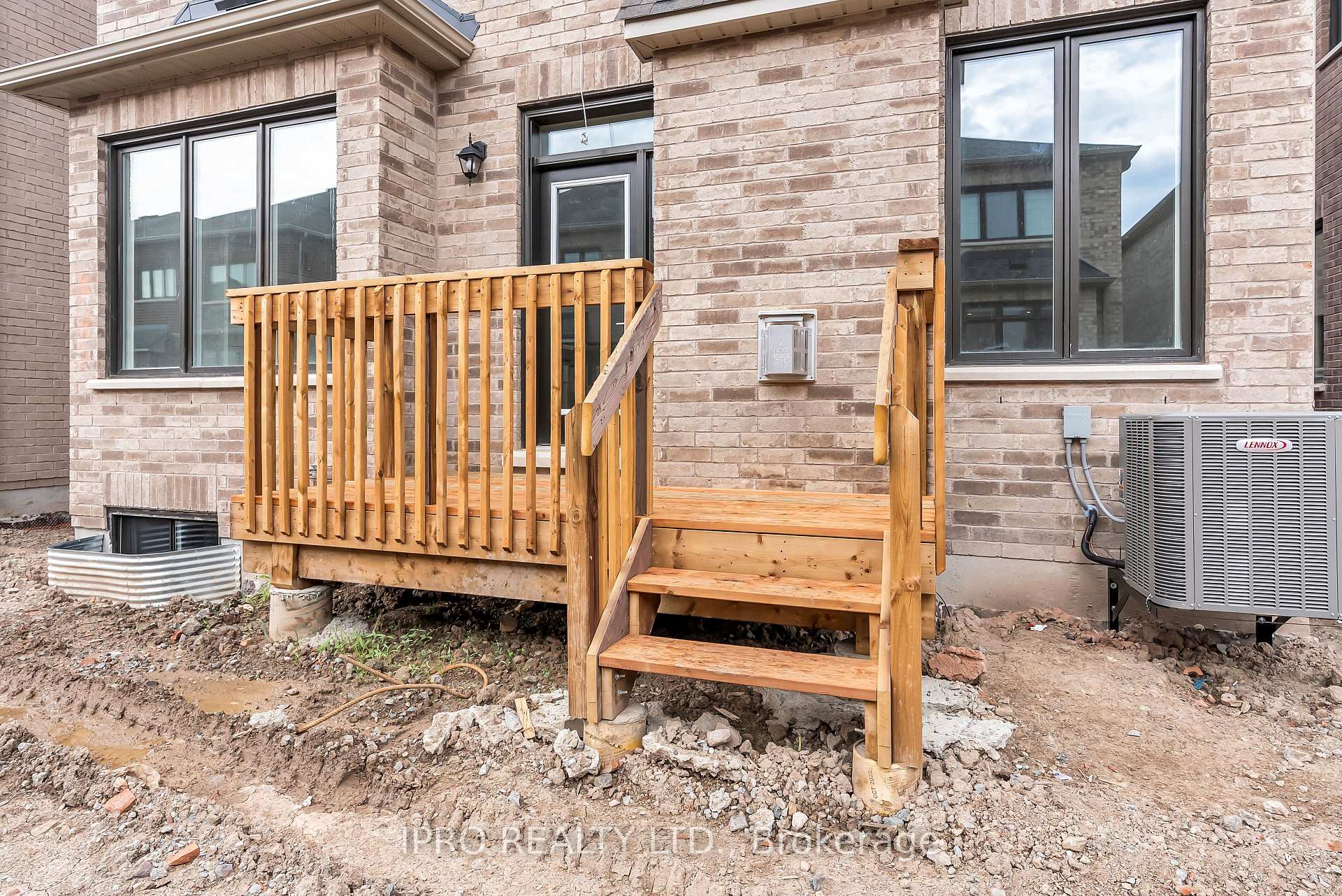 Photo 18 of 372 Bergamot Avenue, Milton, Walker — HOMEH