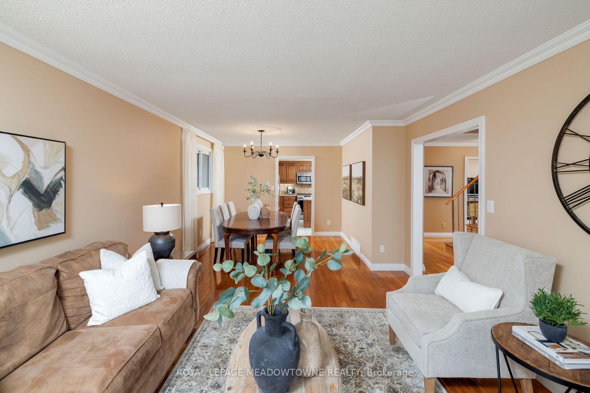 Photo 3 of 521 Vanier Drive, Milton, Bronte Meadows — HOMEH