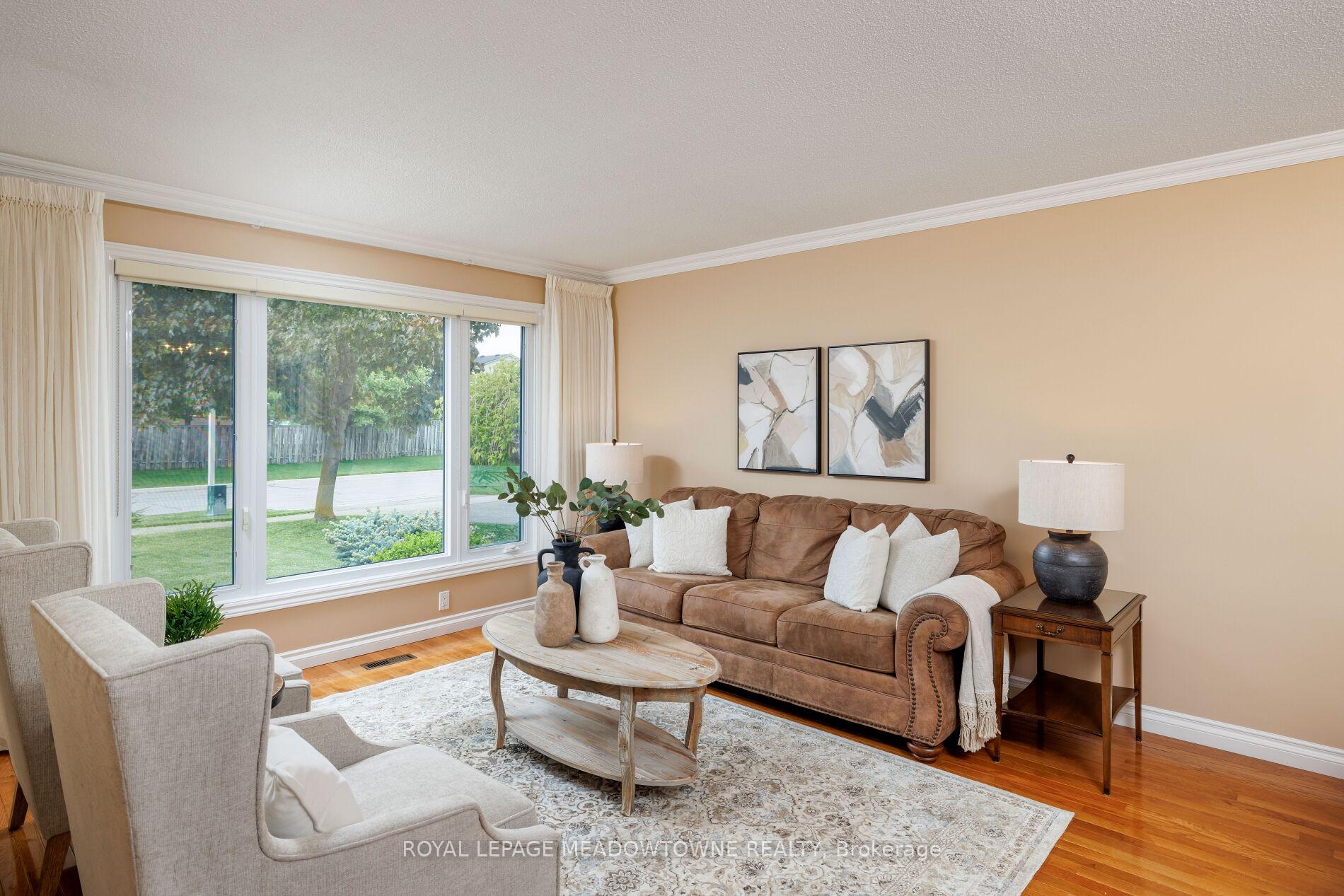 Photo 14 of 521 Vanier Drive, Milton, Bronte Meadows — HOMEH