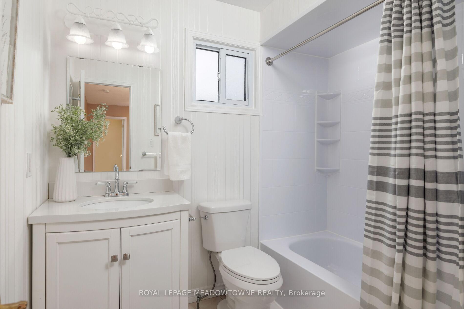 Photo 11 of 521 Vanier Drive, Milton, Bronte Meadows — HOMEH