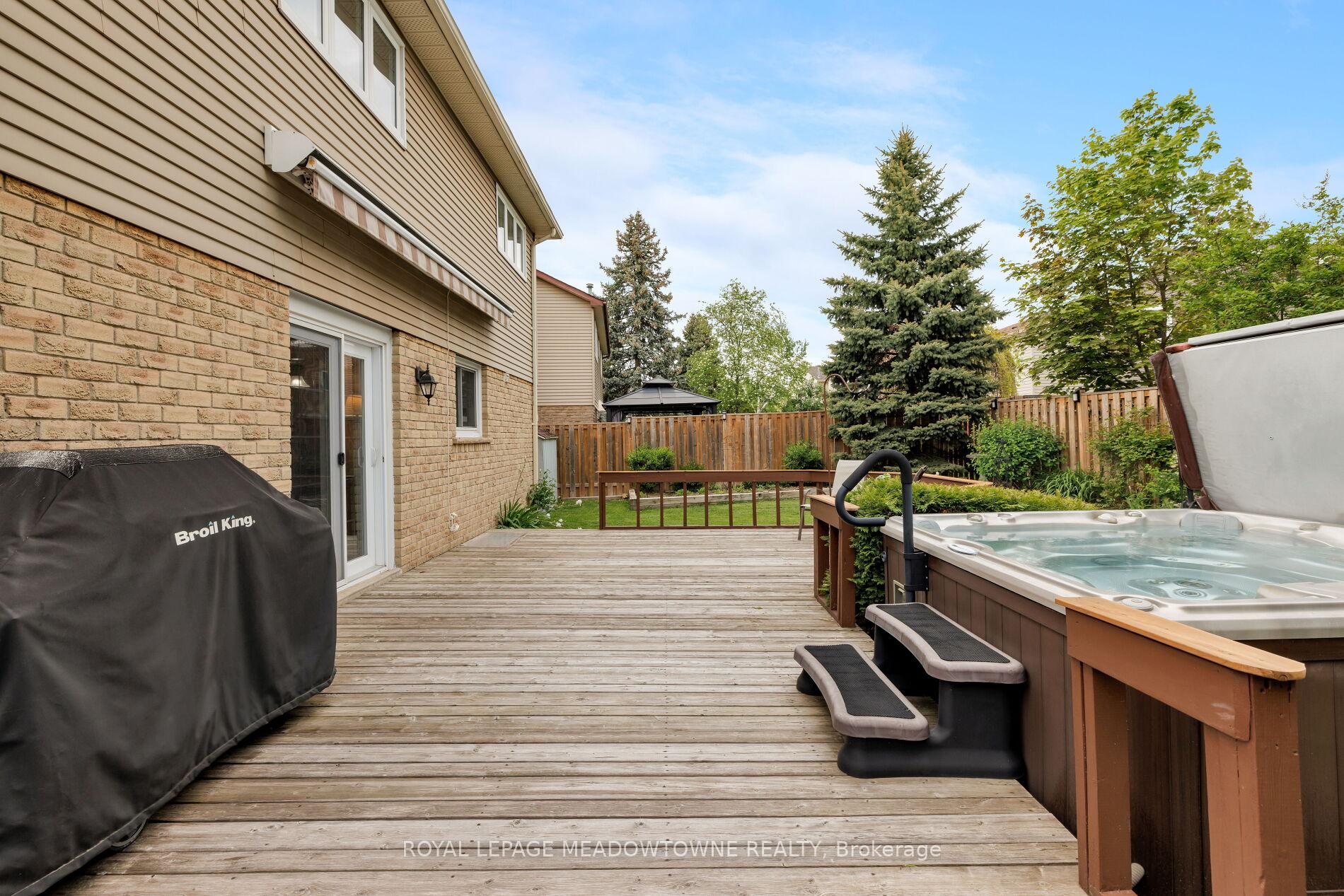 Photo 17 of 521 Vanier Drive, Milton, Bronte Meadows — HOMEH