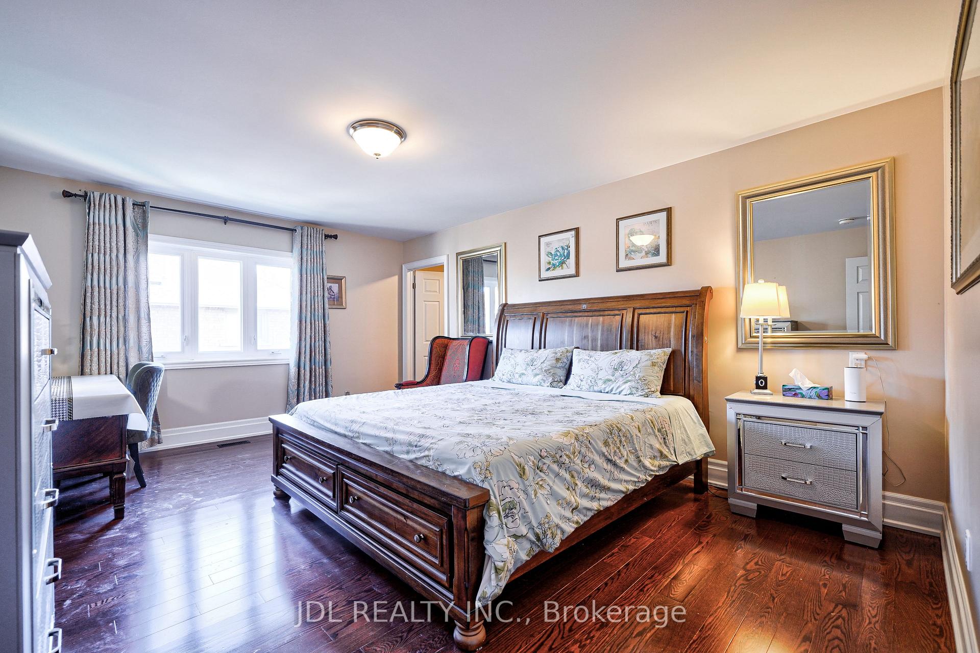 Photo 3 of Unit 2B, 3 Moses Crescent, Markham, Cachet — HOMEH