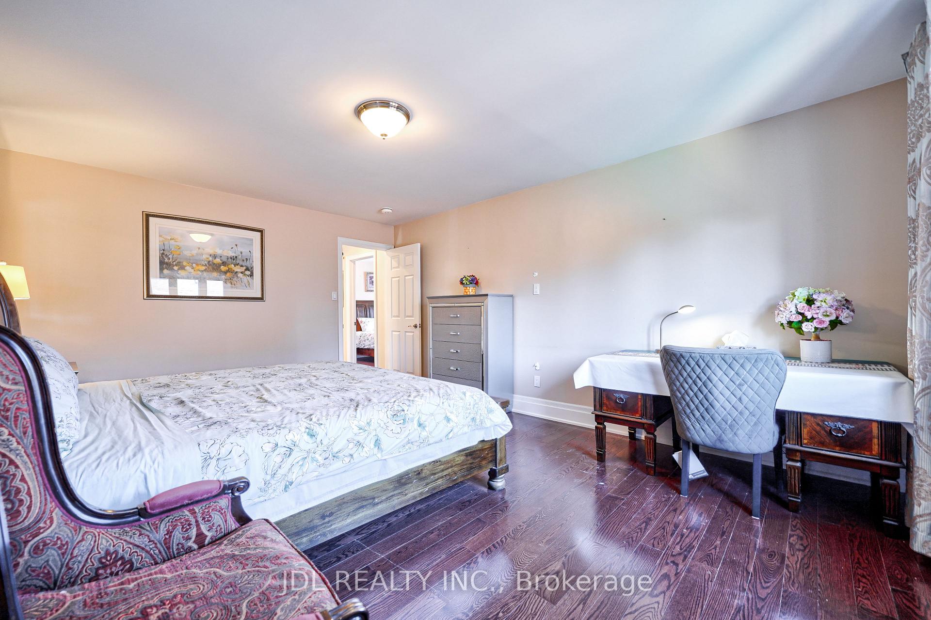 Photo 5 of Unit 2B, 3 Moses Crescent, Markham, Cachet — HOMEH