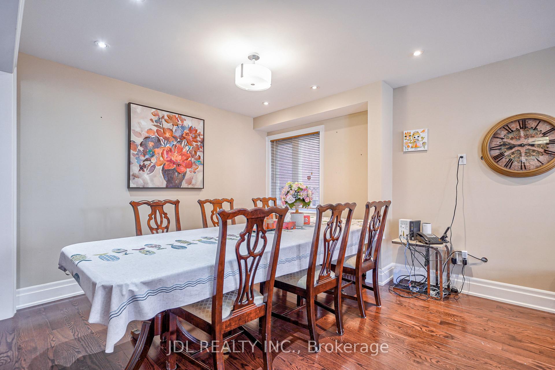 Photo 9 of Unit 2B, 3 Moses Crescent, Markham, Cachet — HOMEH