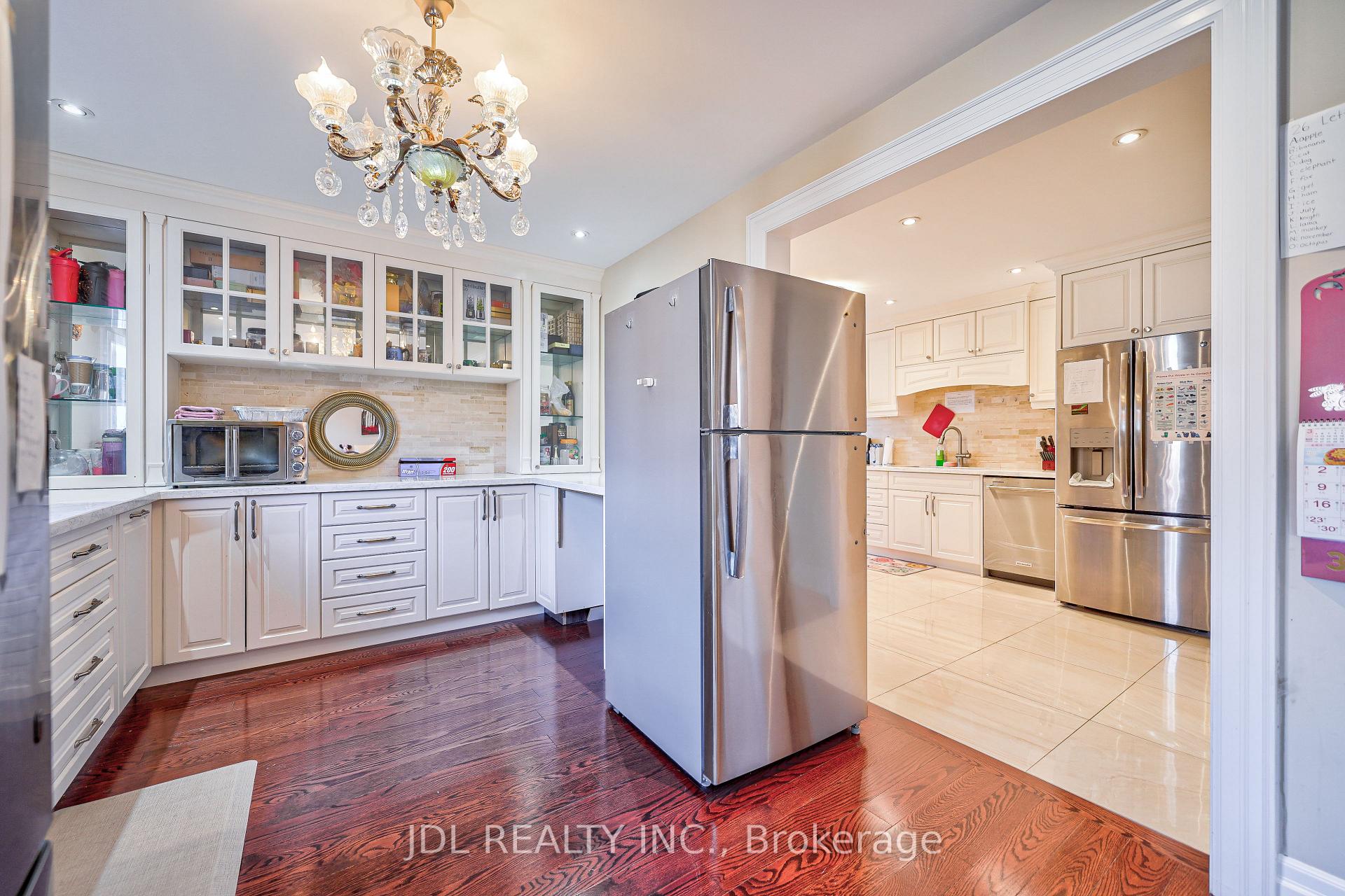 Photo 12 of Unit 2B, 3 Moses Crescent, Markham, Cachet — HOMEH