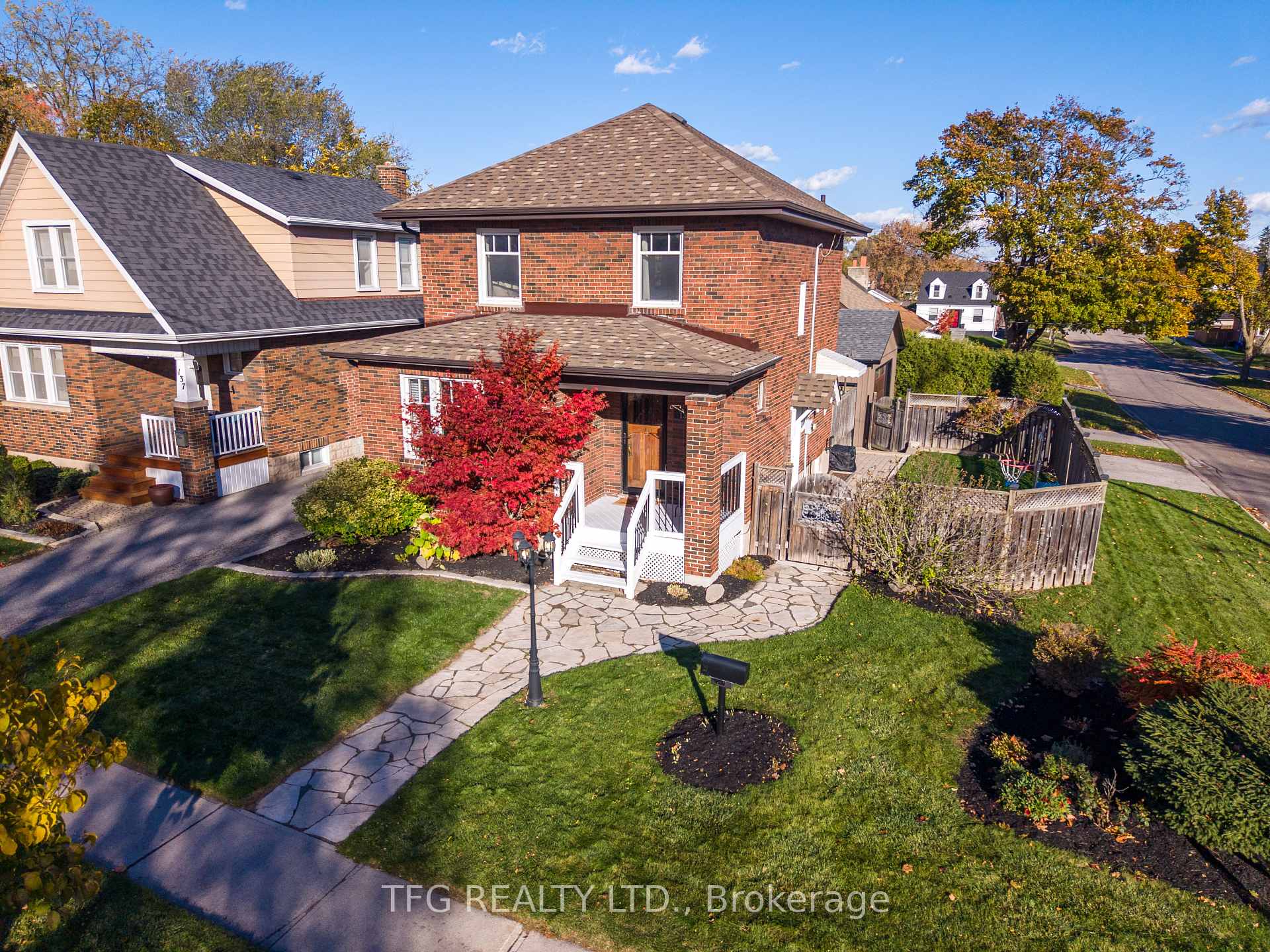 Photo 3 of 131 Roxborough Avenue, Oshawa, O'Neill — HOMEH