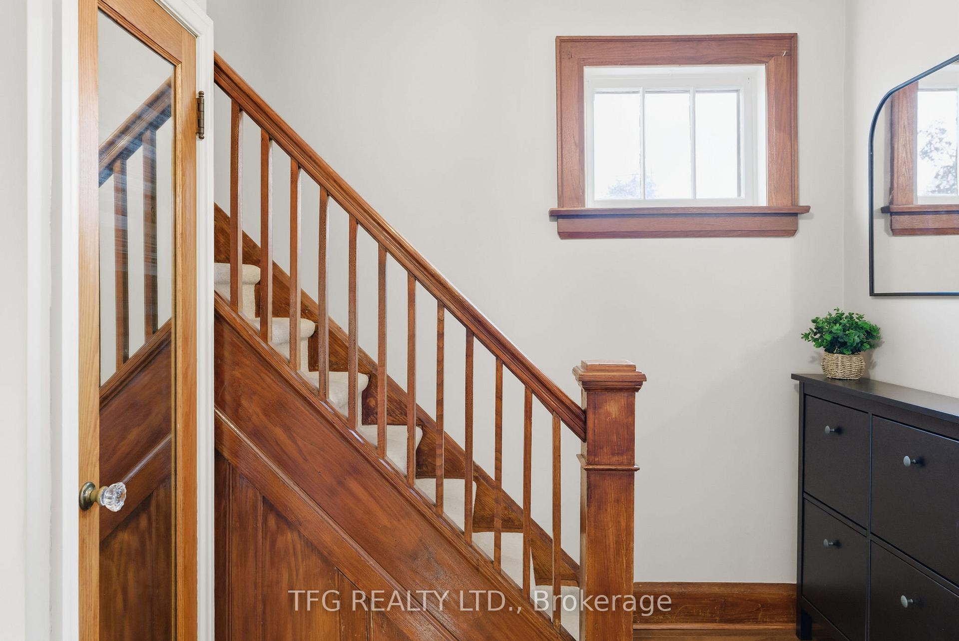 Photo 17 of 131 Roxborough Avenue, Oshawa, O'Neill — HOMEH