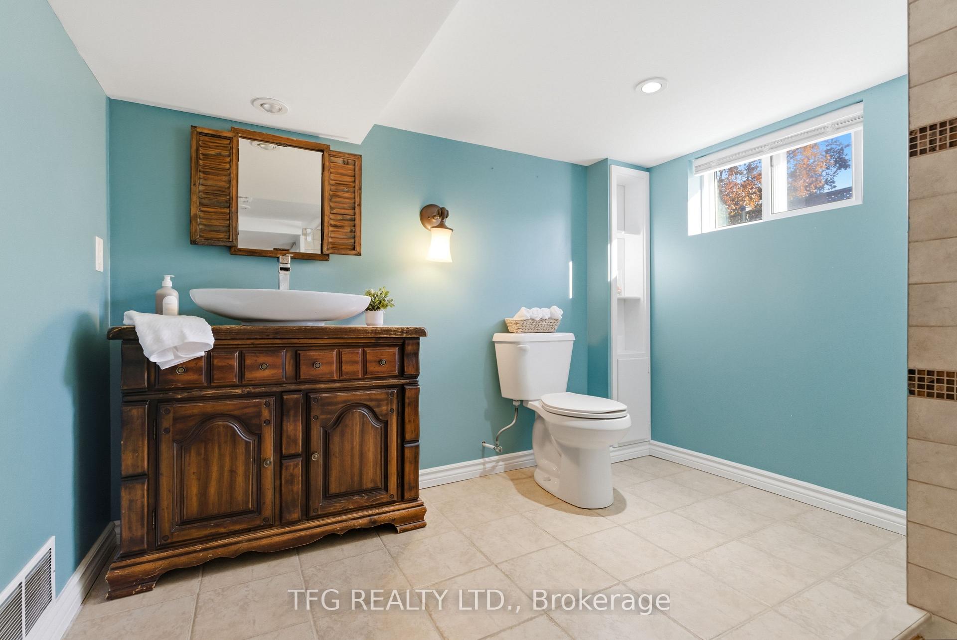 Photo 34 of 131 Roxborough Avenue, Oshawa, O'Neill — HOMEH
