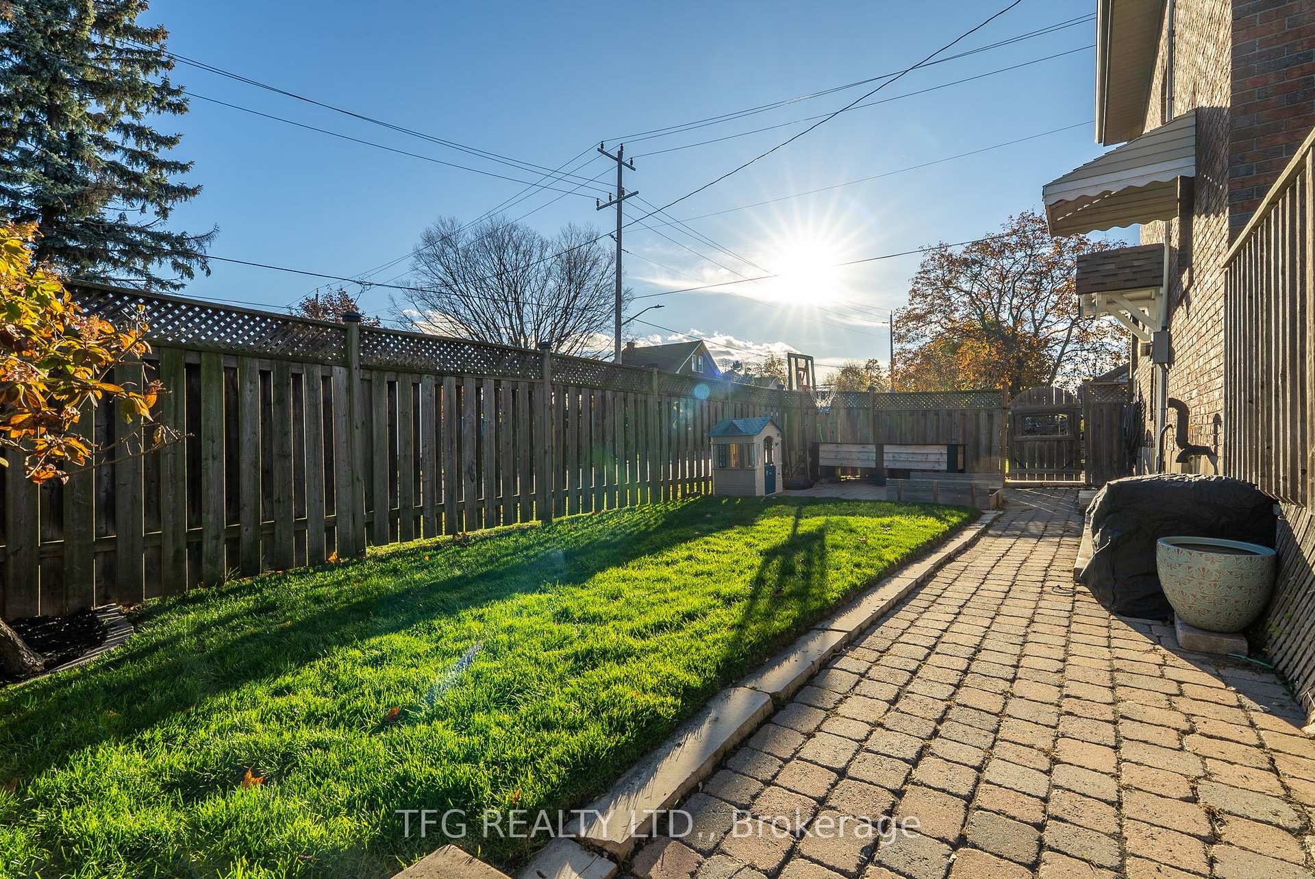 Photo 41 of 131 Roxborough Avenue, Oshawa, O'Neill — HOMEH