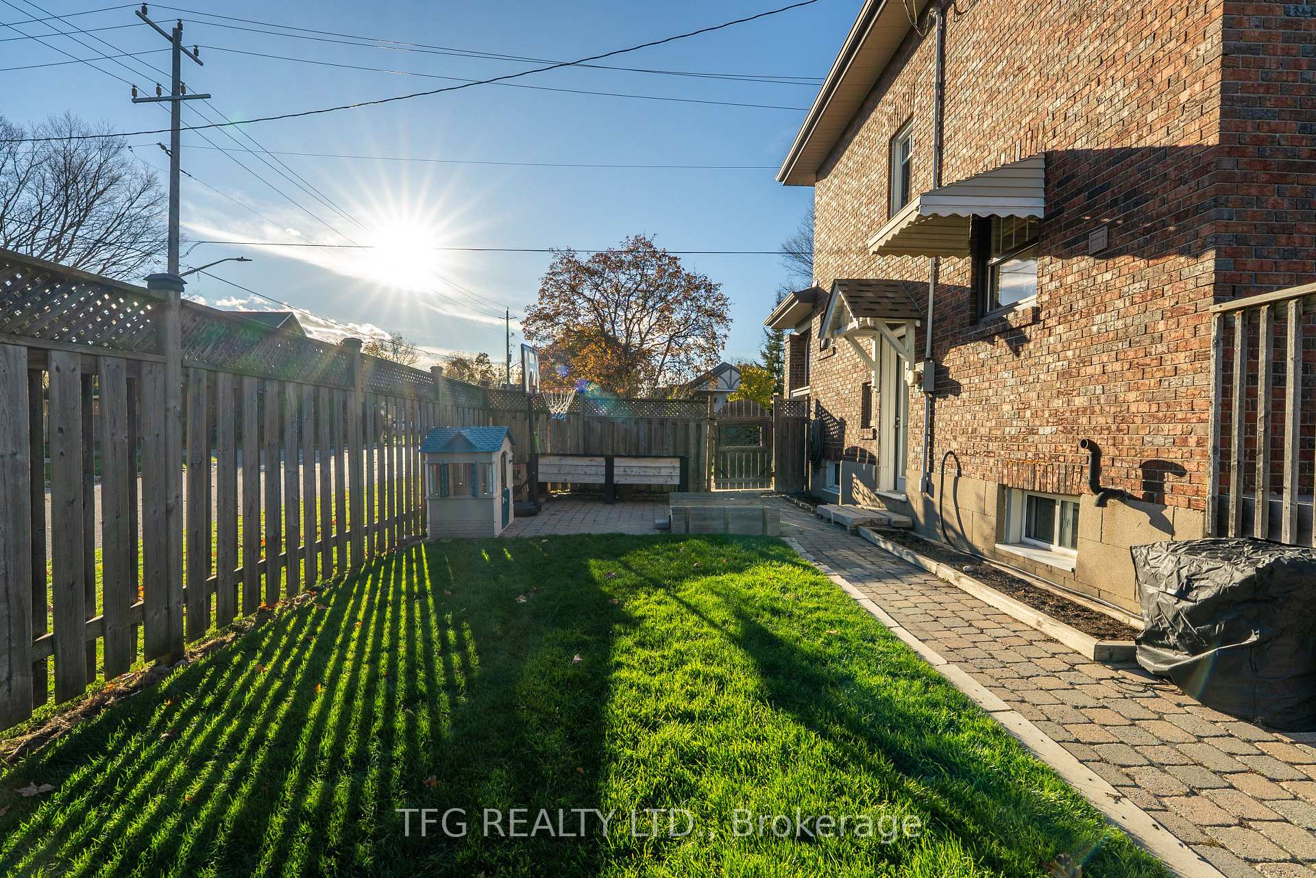 Photo 42 of 131 Roxborough Avenue, Oshawa, O'Neill — HOMEH