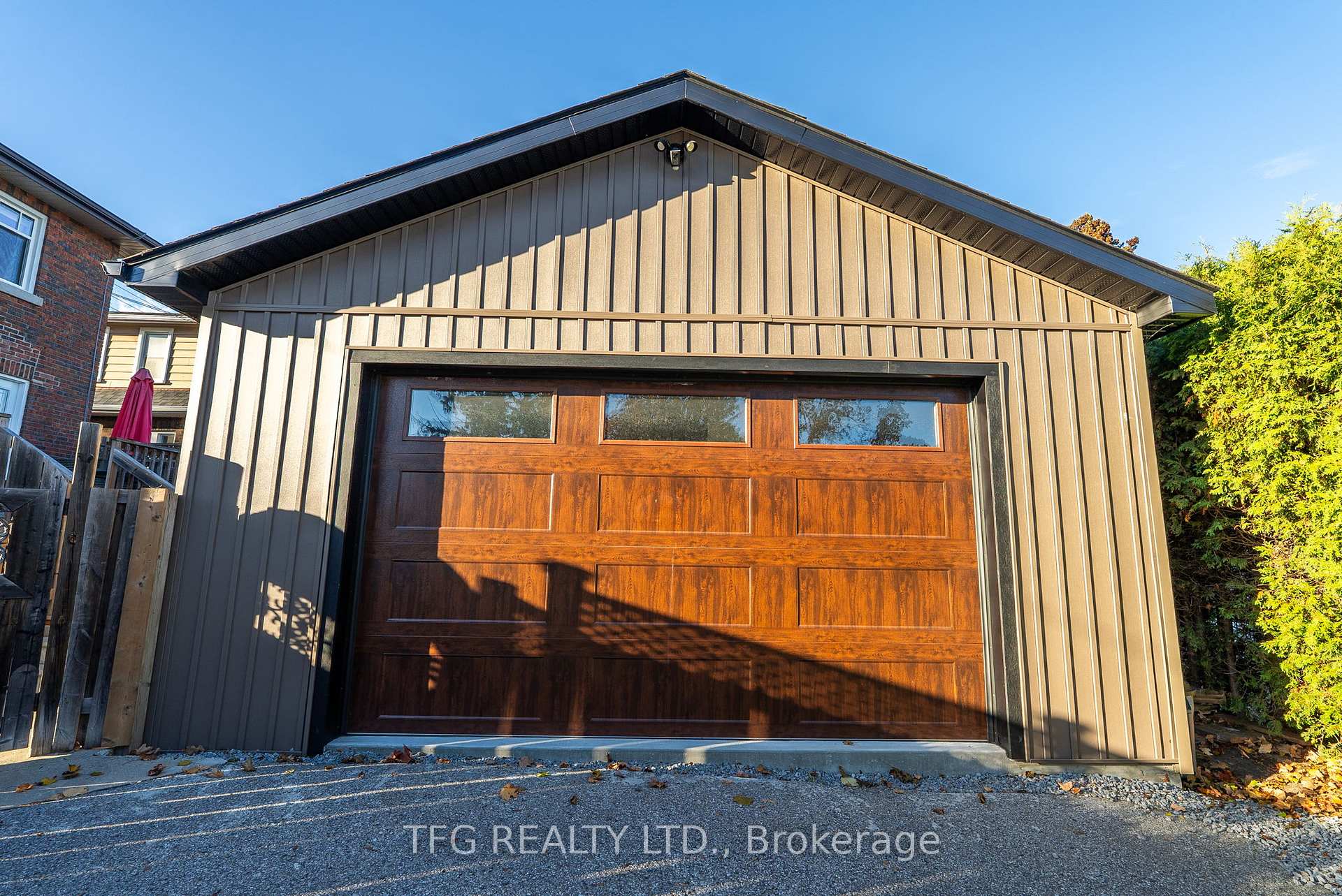 Photo 44 of 131 Roxborough Avenue, Oshawa, O'Neill — HOMEH