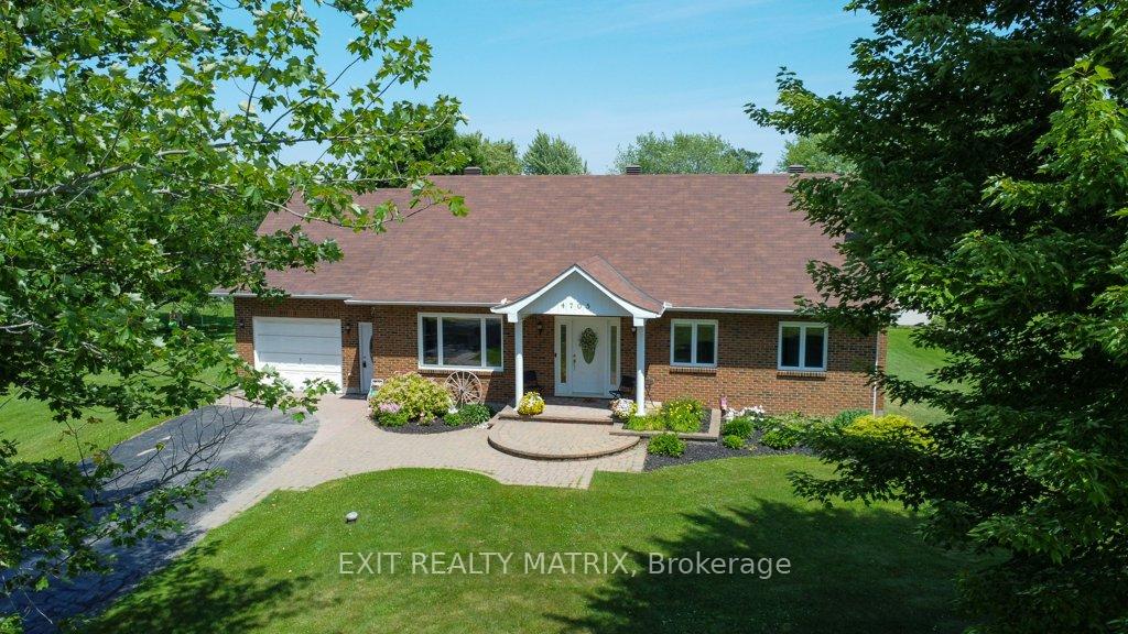 Photo 2 of 4705 McNeely Road, Ottawa, Sarsfield/Bearbrook — HOMEH