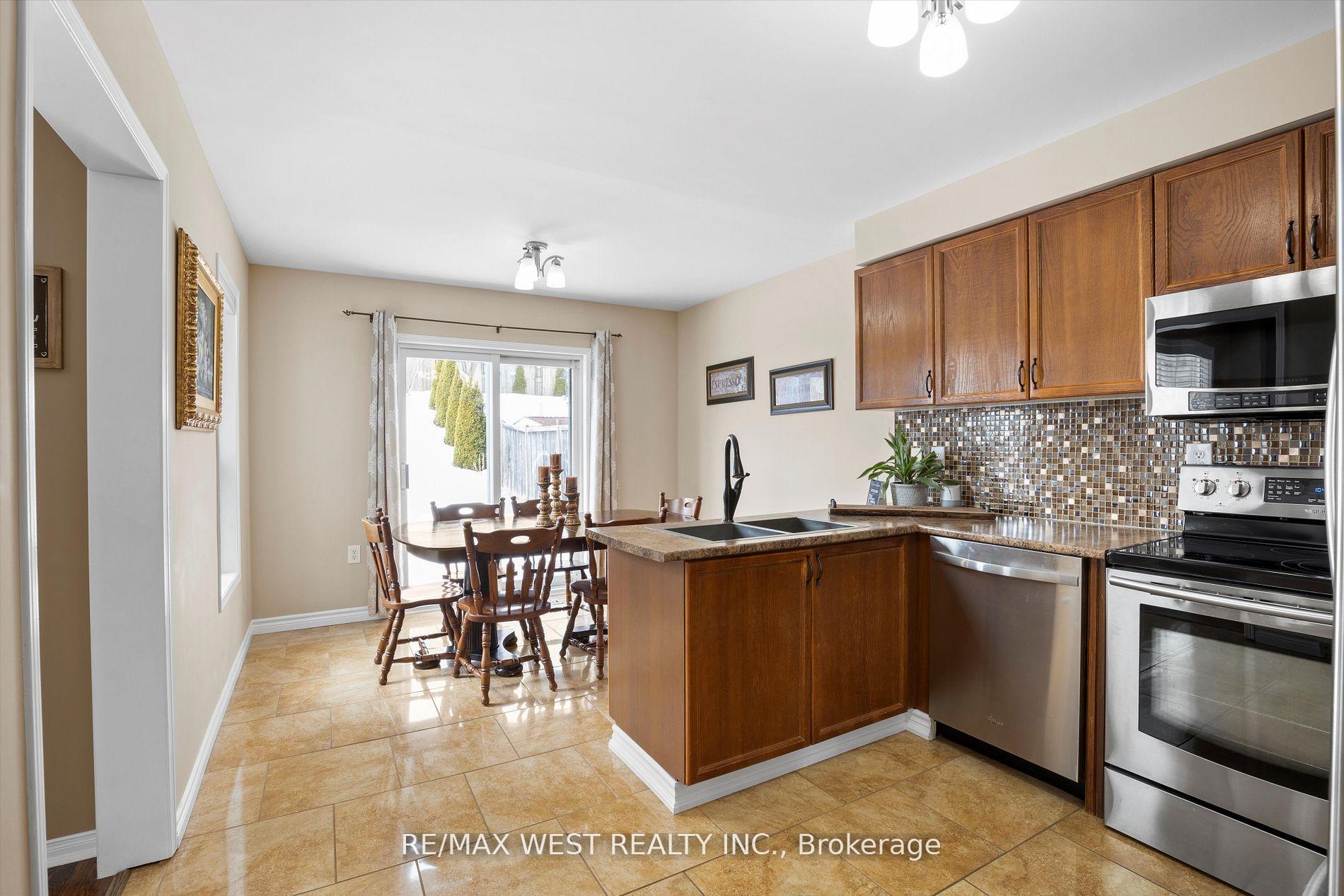 Photo 8 of 44 Gunning Crescent, New Tecumseth, Tottenham — HOMEH