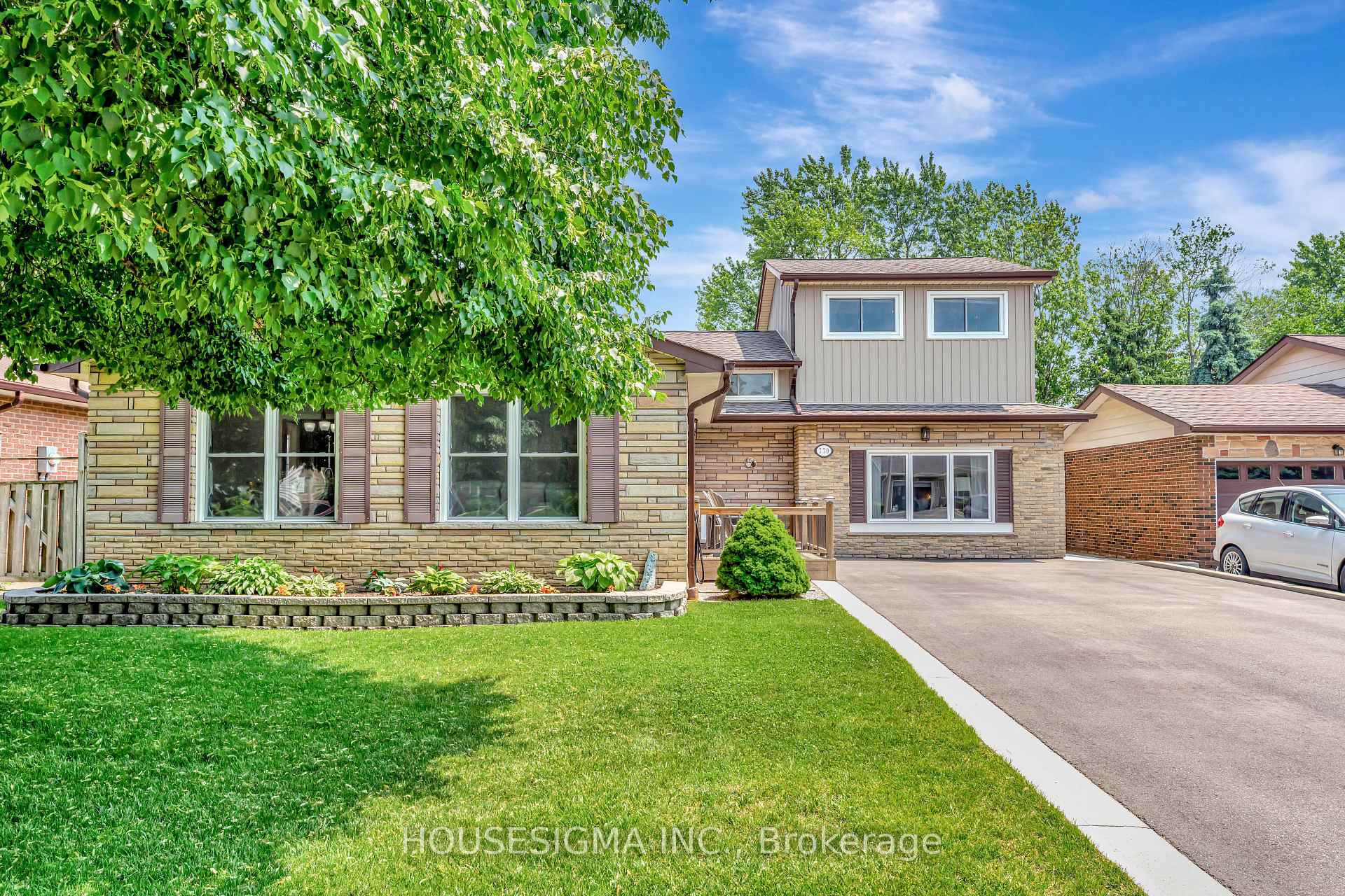 Photo 5 of 770 Applewood Crescent, Milton, Dorset Park — HOMEH