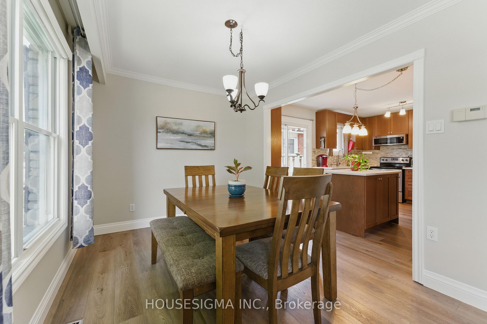 Photo 7 of 770 Applewood Crescent, Milton, Dorset Park — HOMEH