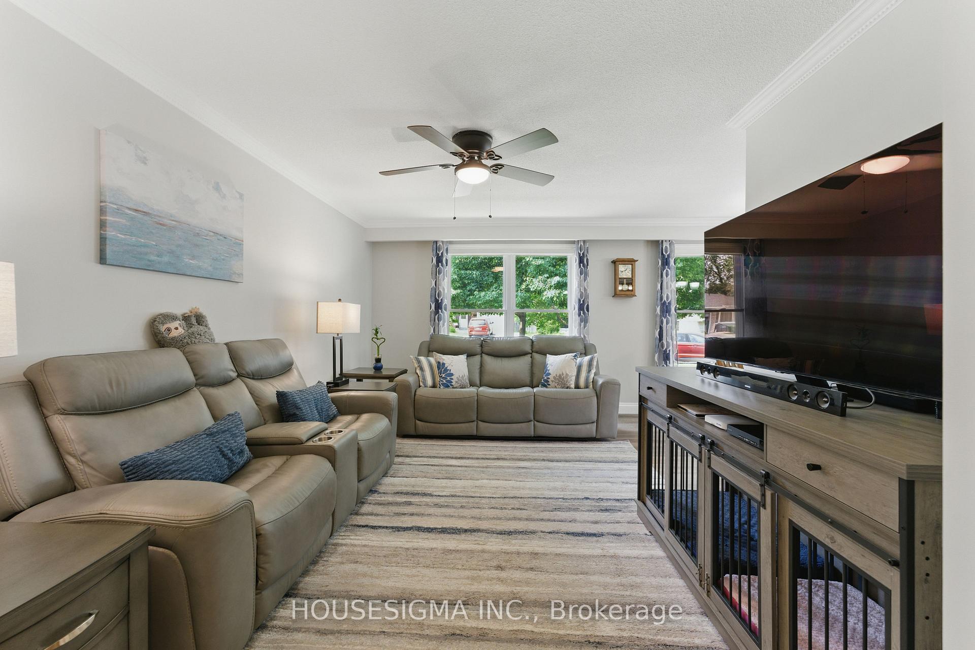 Photo 17 of 770 Applewood Crescent, Milton, Dorset Park — HOMEH