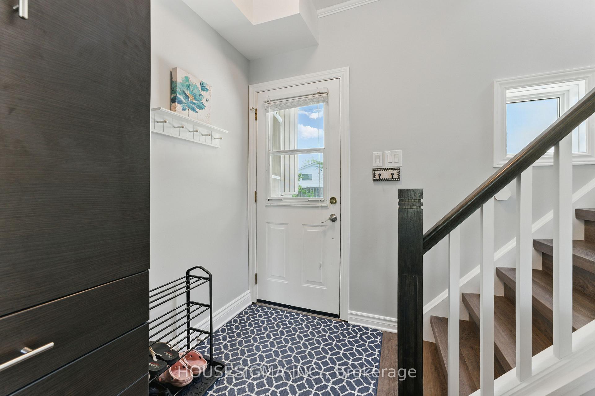 Photo 23 of 770 Applewood Crescent, Milton, Dorset Park — HOMEH