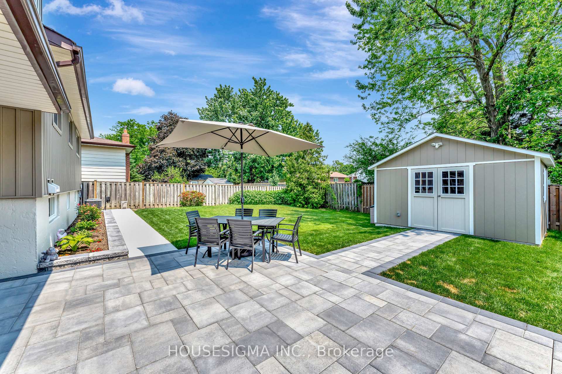 Photo 33 of 770 Applewood Crescent, Milton, Dorset Park — HOMEH