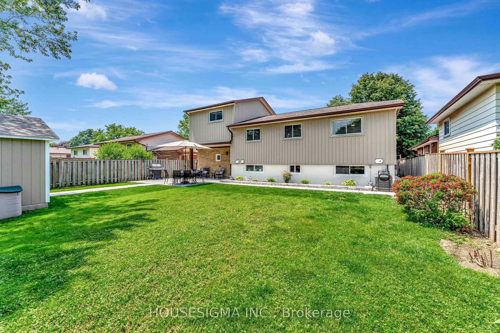 Photo 37 of 770 Applewood Crescent, Milton, Dorset Park — HOMEH