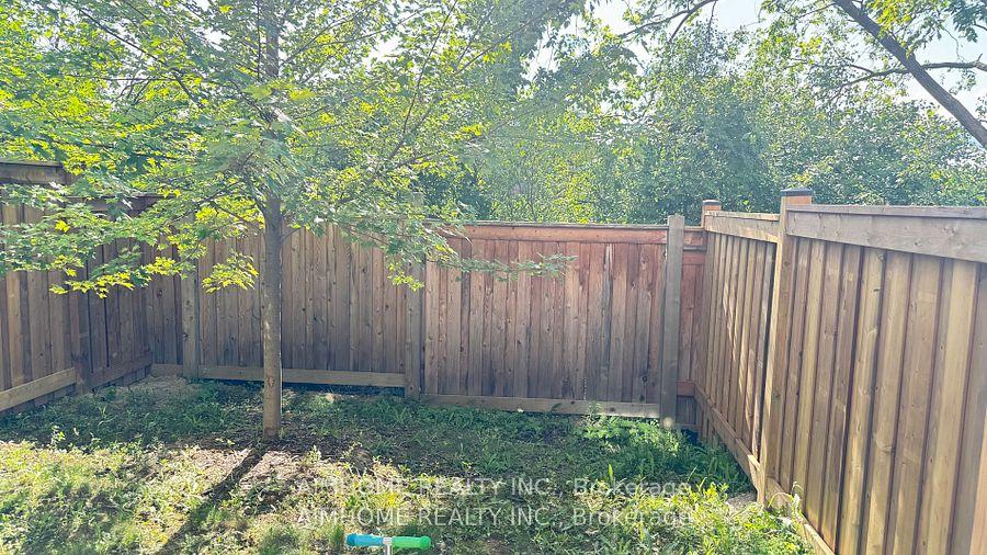 Photo 10 of 105 Gordon Circle, Newmarket, Gorham-College Manor — HOMEH