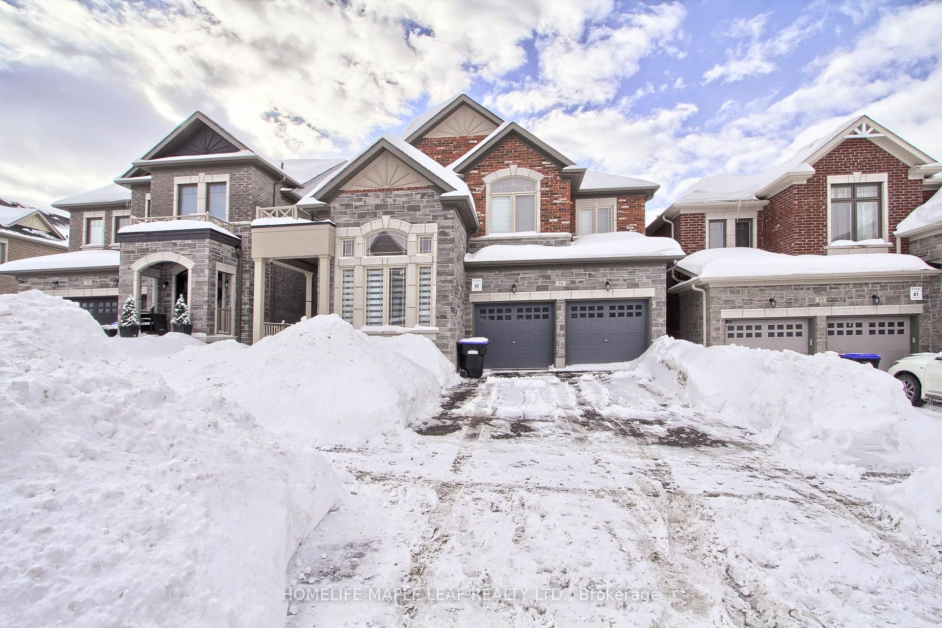 Photo 2 of 31 Janes Crescent, New Tecumseth, Rural New Tecumseth — HOMEH