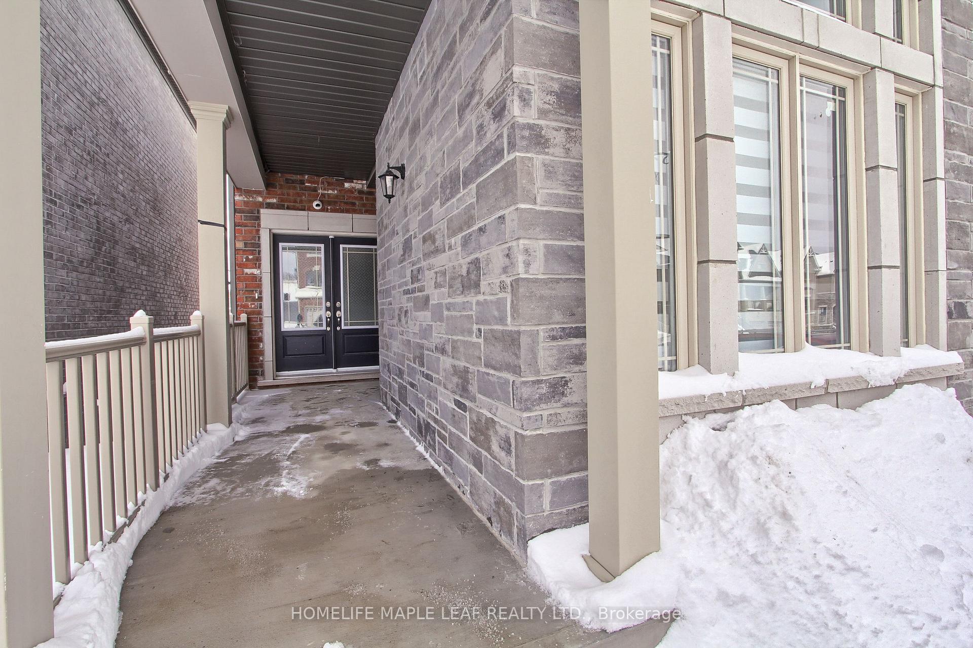 Photo 3 of 31 Janes Crescent, New Tecumseth, Rural New Tecumseth — HOMEH