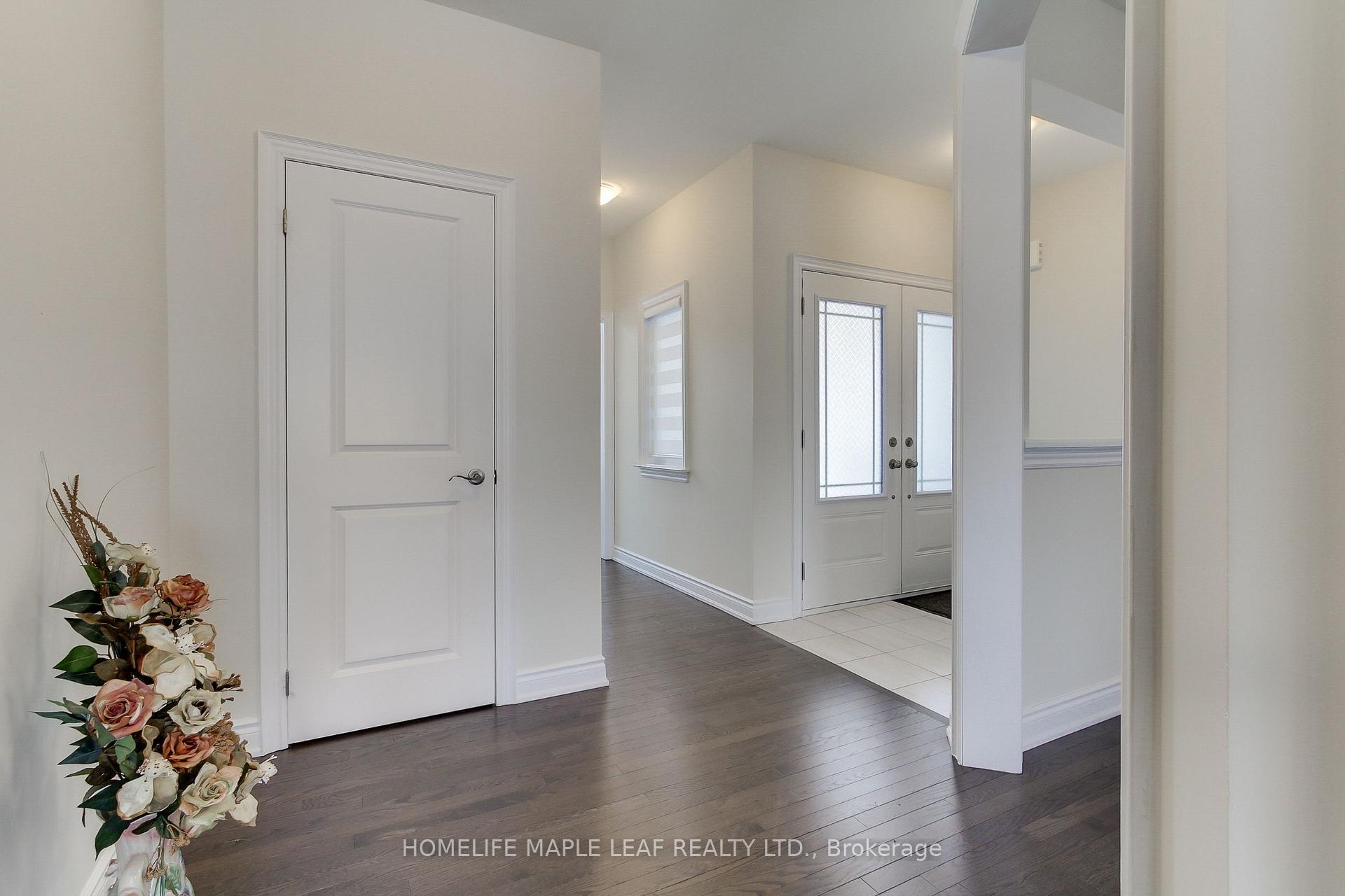 Photo 5 of 31 Janes Crescent, New Tecumseth, Rural New Tecumseth — HOMEH