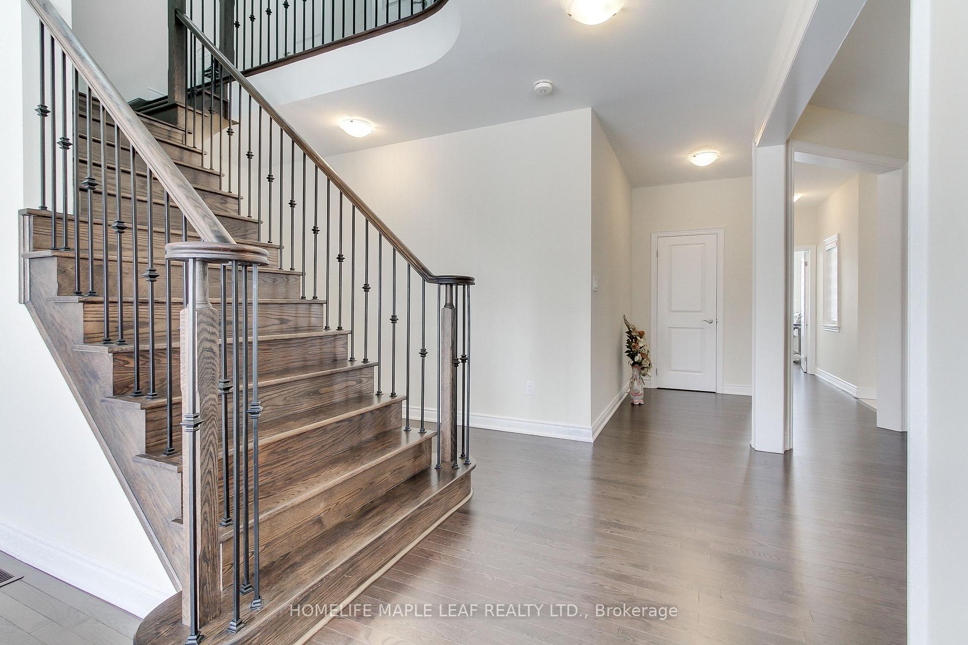 Photo 6 of 31 Janes Crescent, New Tecumseth, Rural New Tecumseth — HOMEH