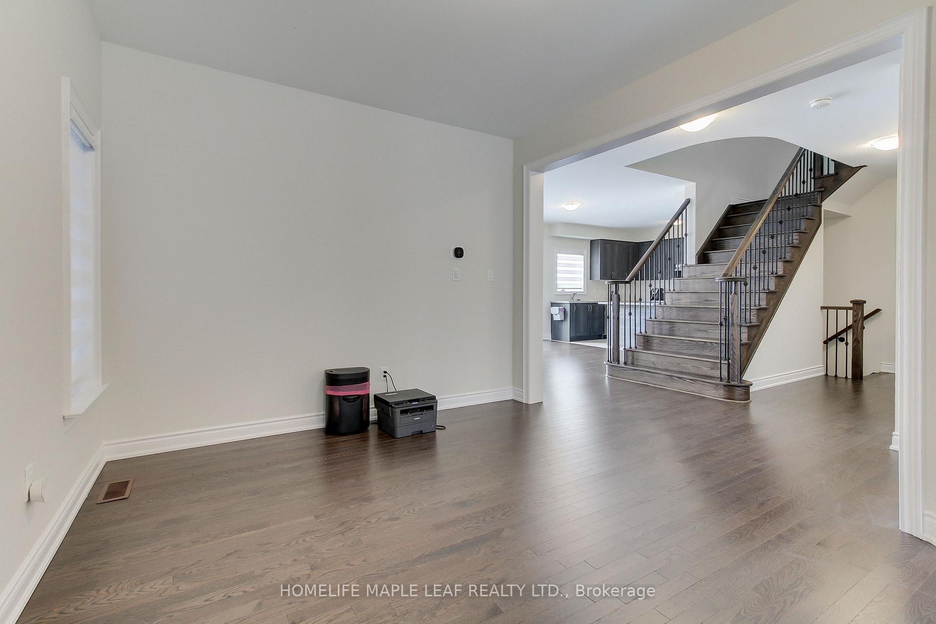 Photo 10 of 31 Janes Crescent, New Tecumseth, Rural New Tecumseth — HOMEH
