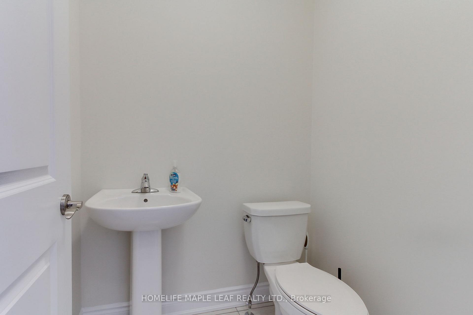 Photo 24 of 31 Janes Crescent, New Tecumseth, Rural New Tecumseth — HOMEH