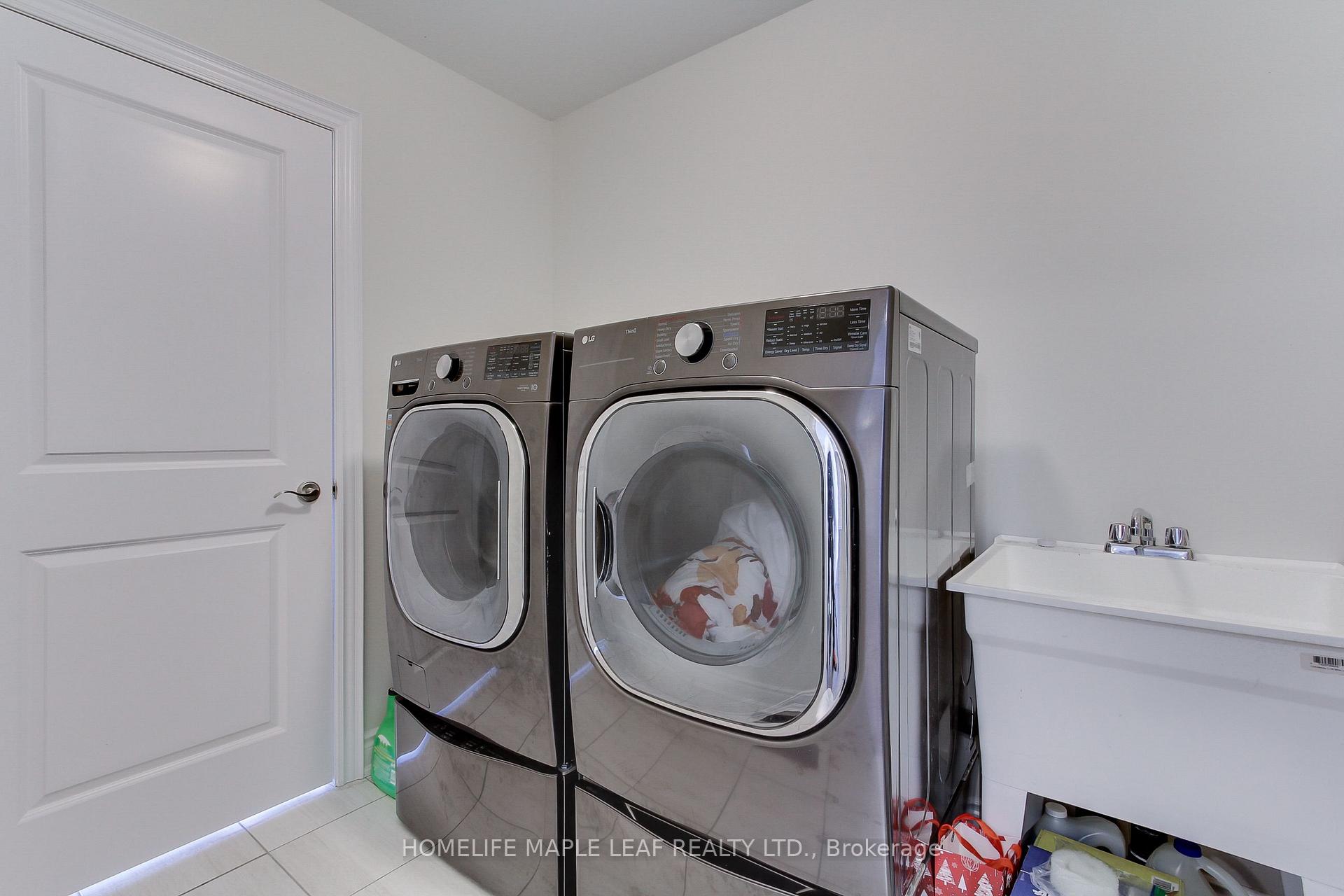 Photo 25 of 31 Janes Crescent, New Tecumseth, Rural New Tecumseth — HOMEH