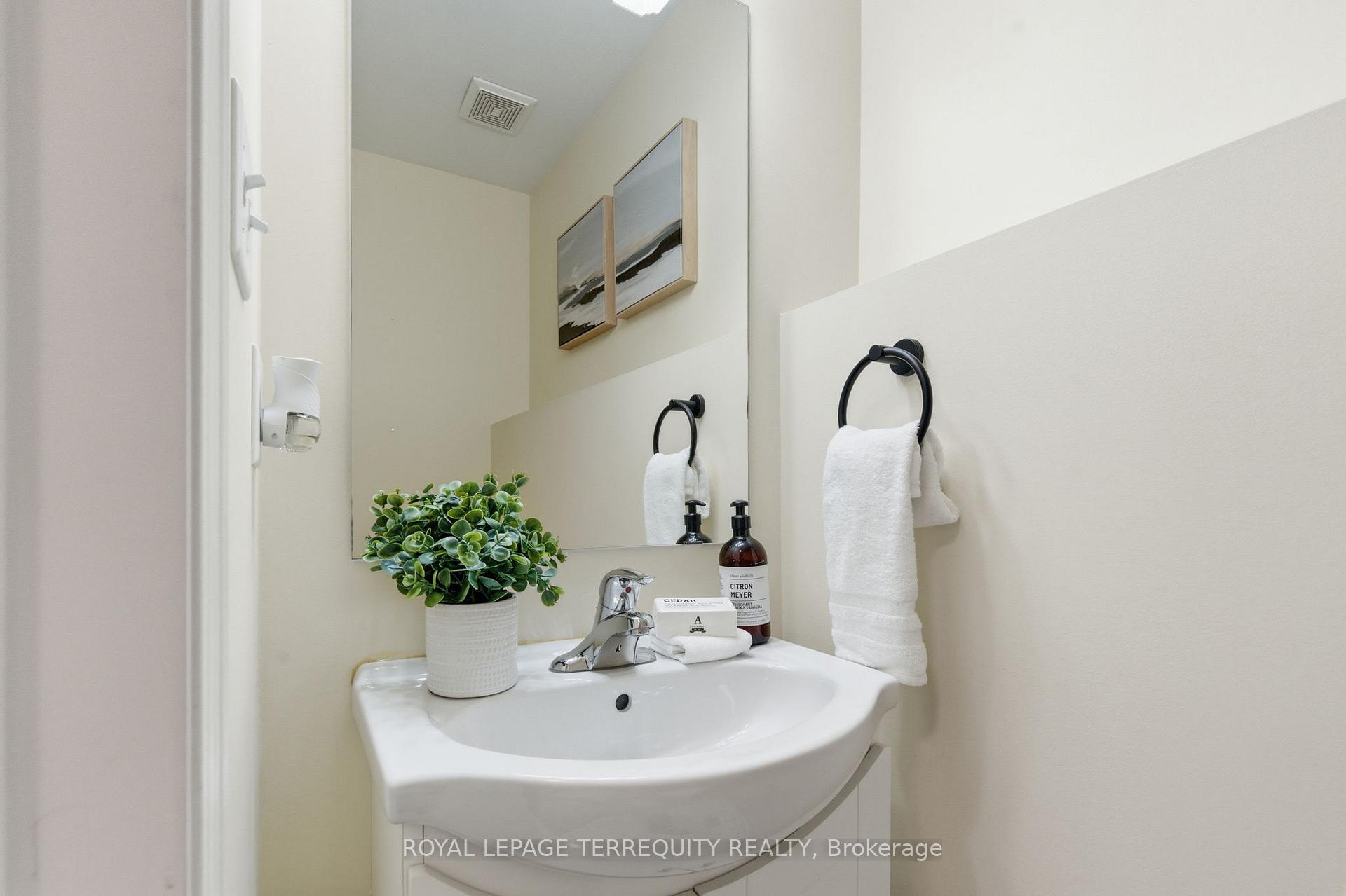 Photo 18 of 1722 Yardley Street, Oshawa, Taunton — HOMEH