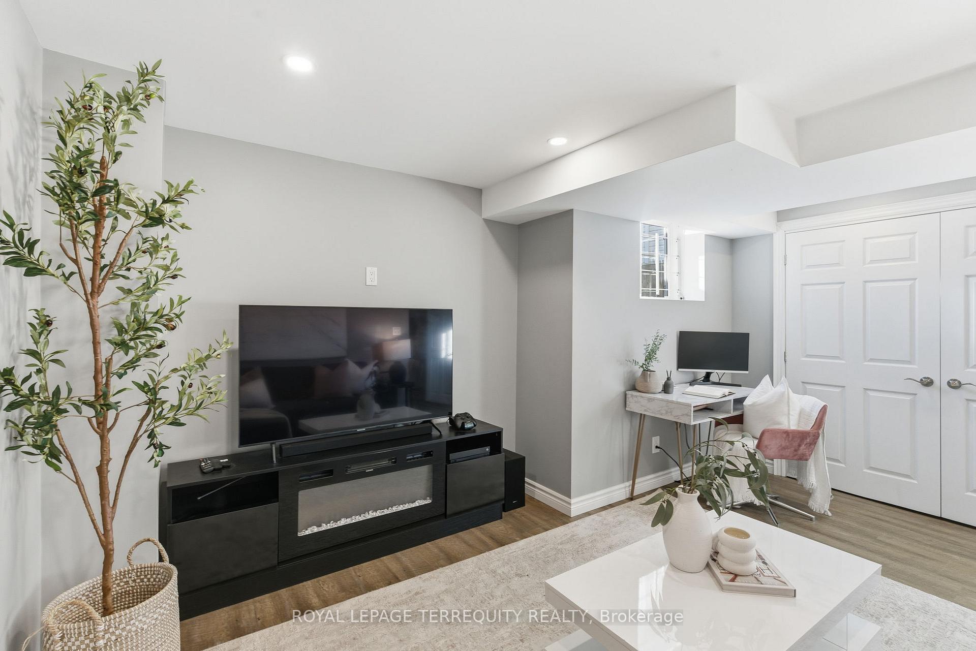 Photo 33 of 1722 Yardley Street, Oshawa, Taunton — HOMEH