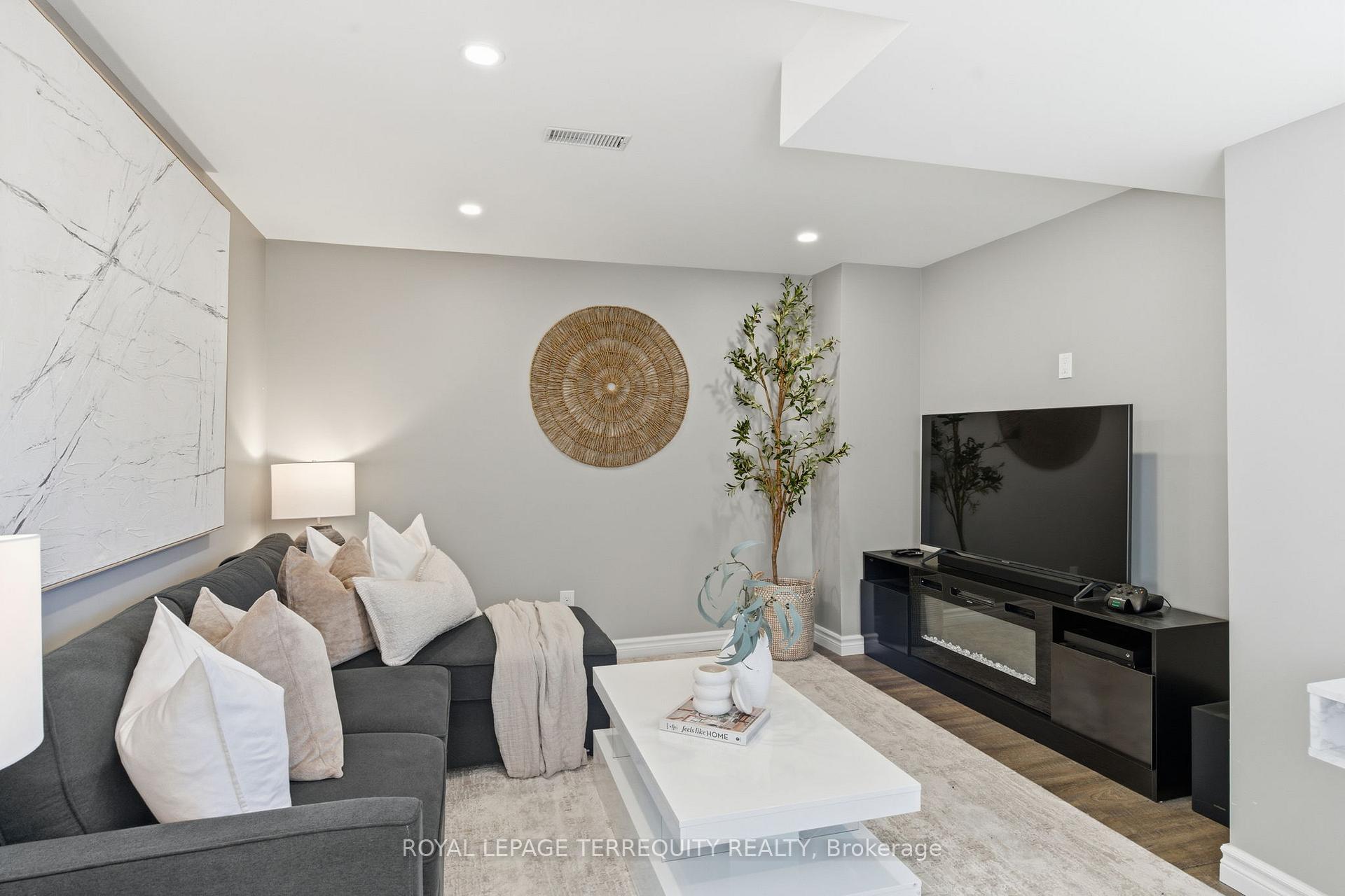 Photo 34 of 1722 Yardley Street, Oshawa, Taunton — HOMEH