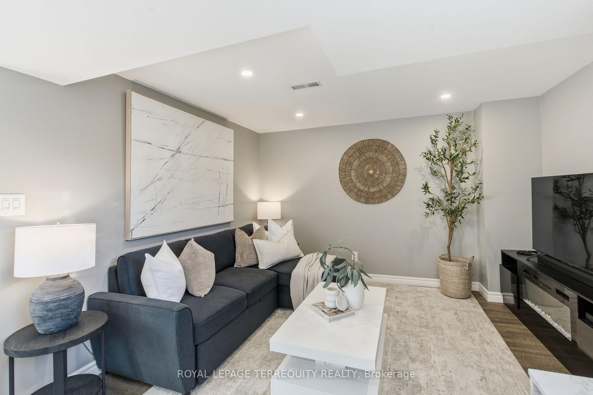 Photo 35 of 1722 Yardley Street, Oshawa, Taunton — HOMEH