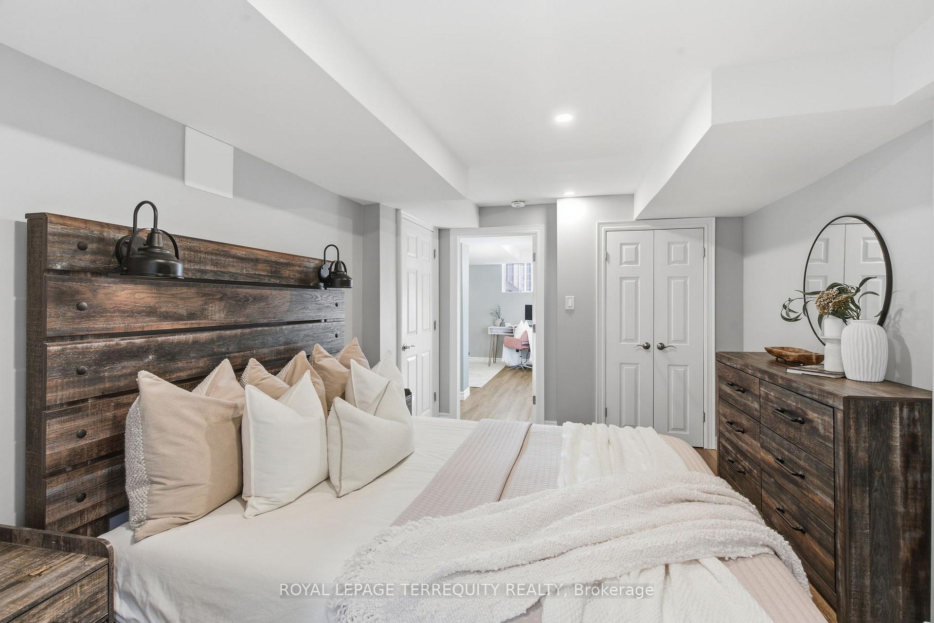 Photo 37 of 1722 Yardley Street, Oshawa, Taunton — HOMEH