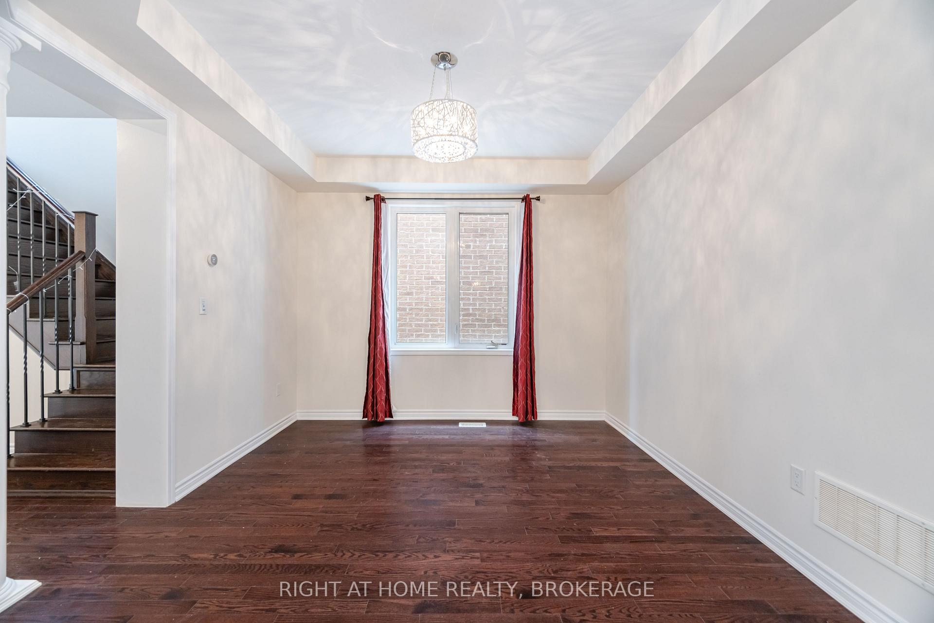 Photo 2 of (UPPER) 106 Rottenburg Court, Milton, Willmott — HOMEH