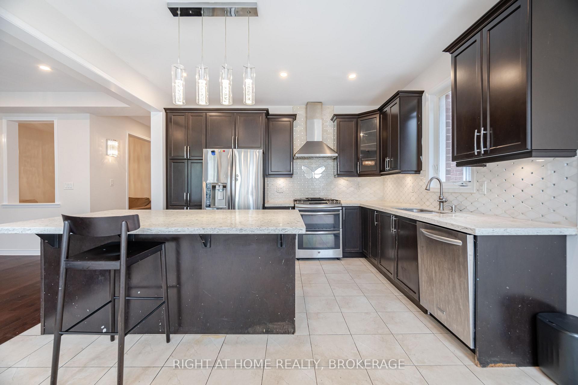 Photo 5 of (UPPER) 106 Rottenburg Court, Milton, Willmott — HOMEH
