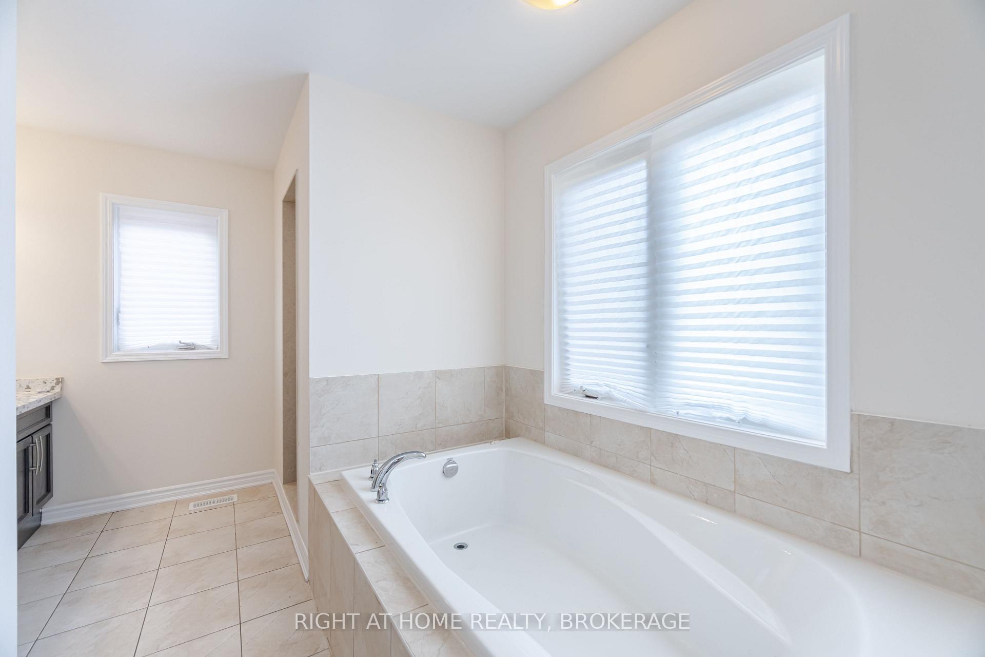 Photo 23 of (UPPER) 106 Rottenburg Court, Milton, Willmott — HOMEH