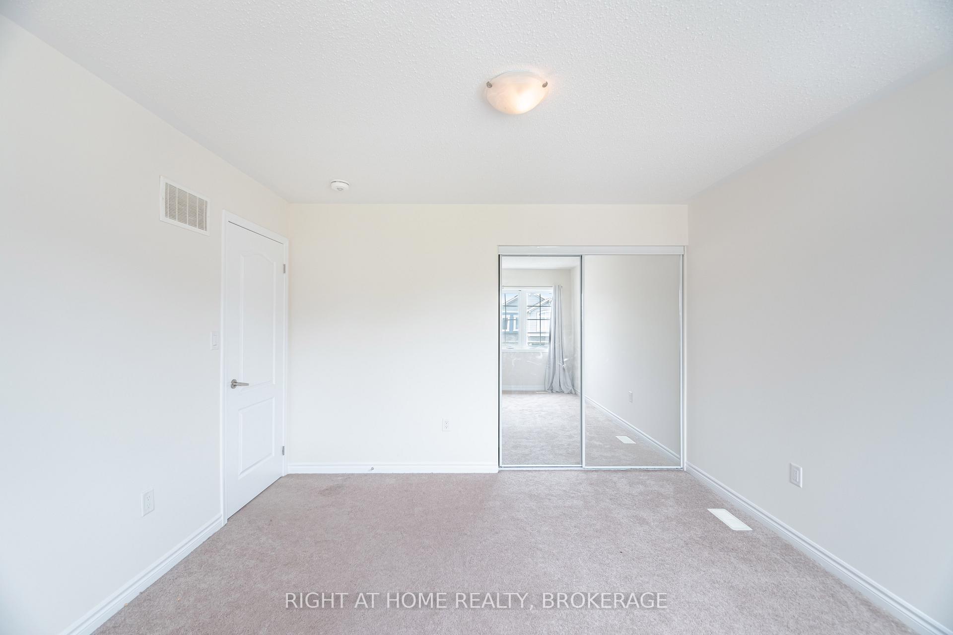 Photo 24 of (UPPER) 106 Rottenburg Court, Milton, Willmott — HOMEH