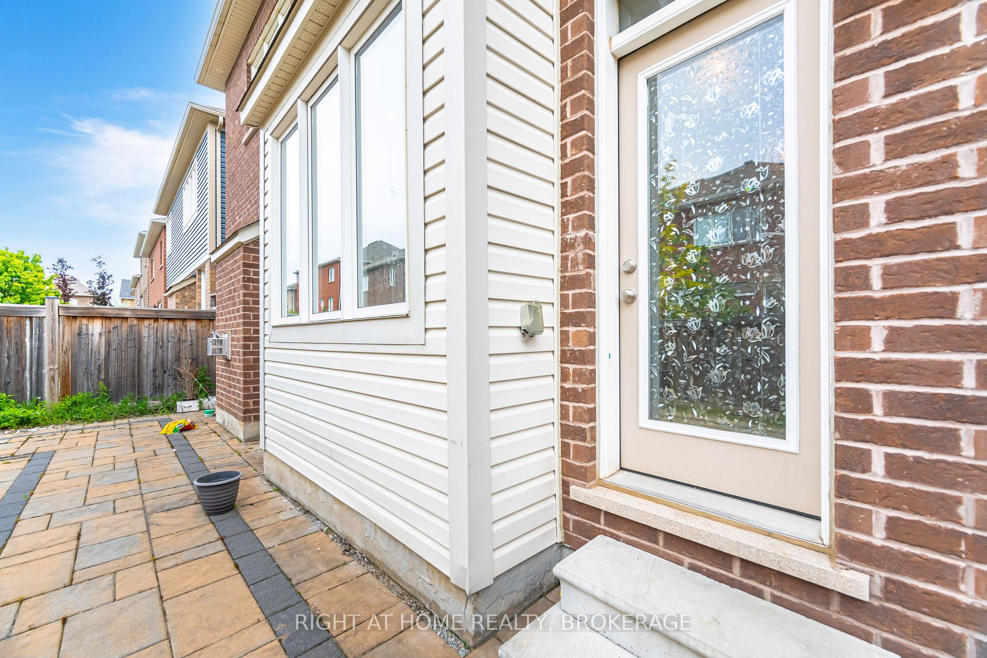 Photo 35 of (UPPER) 106 Rottenburg Court, Milton, Willmott — HOMEH