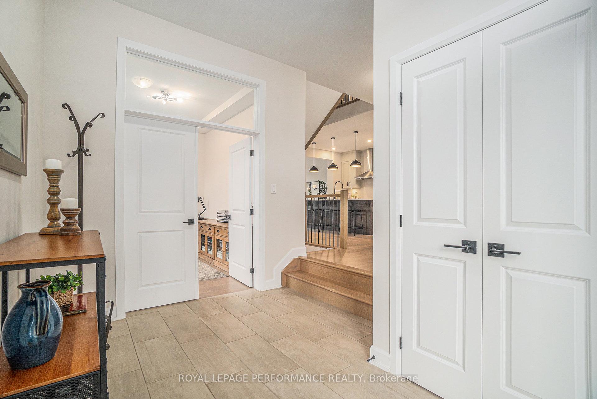 Photo 5 of 916 Socca Crescent, Ottawa, Notting Hill/Summerside — HOMEH
