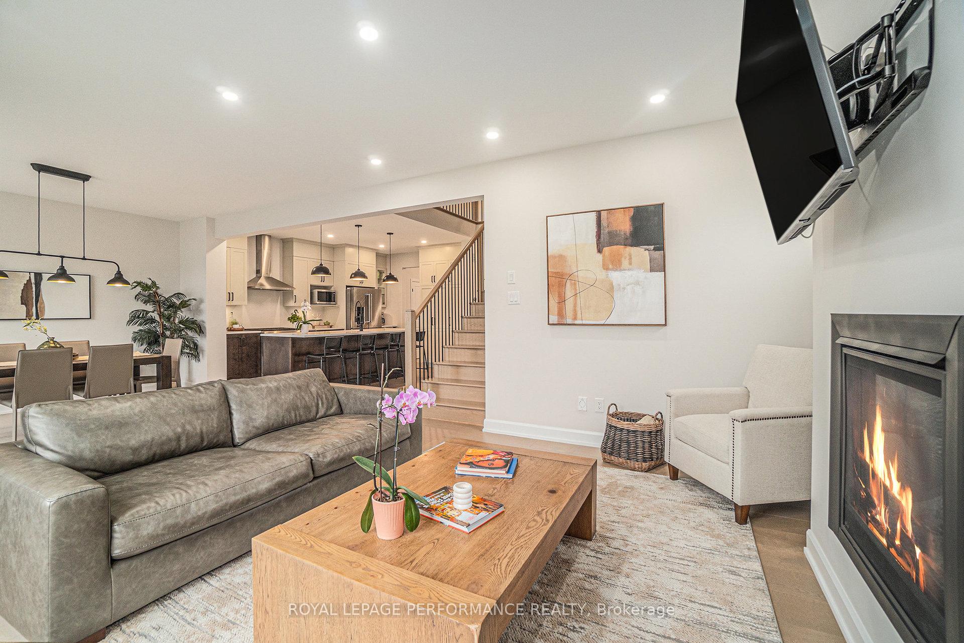 Photo 8 of 916 Socca Crescent, Ottawa, Notting Hill/Summerside — HOMEH