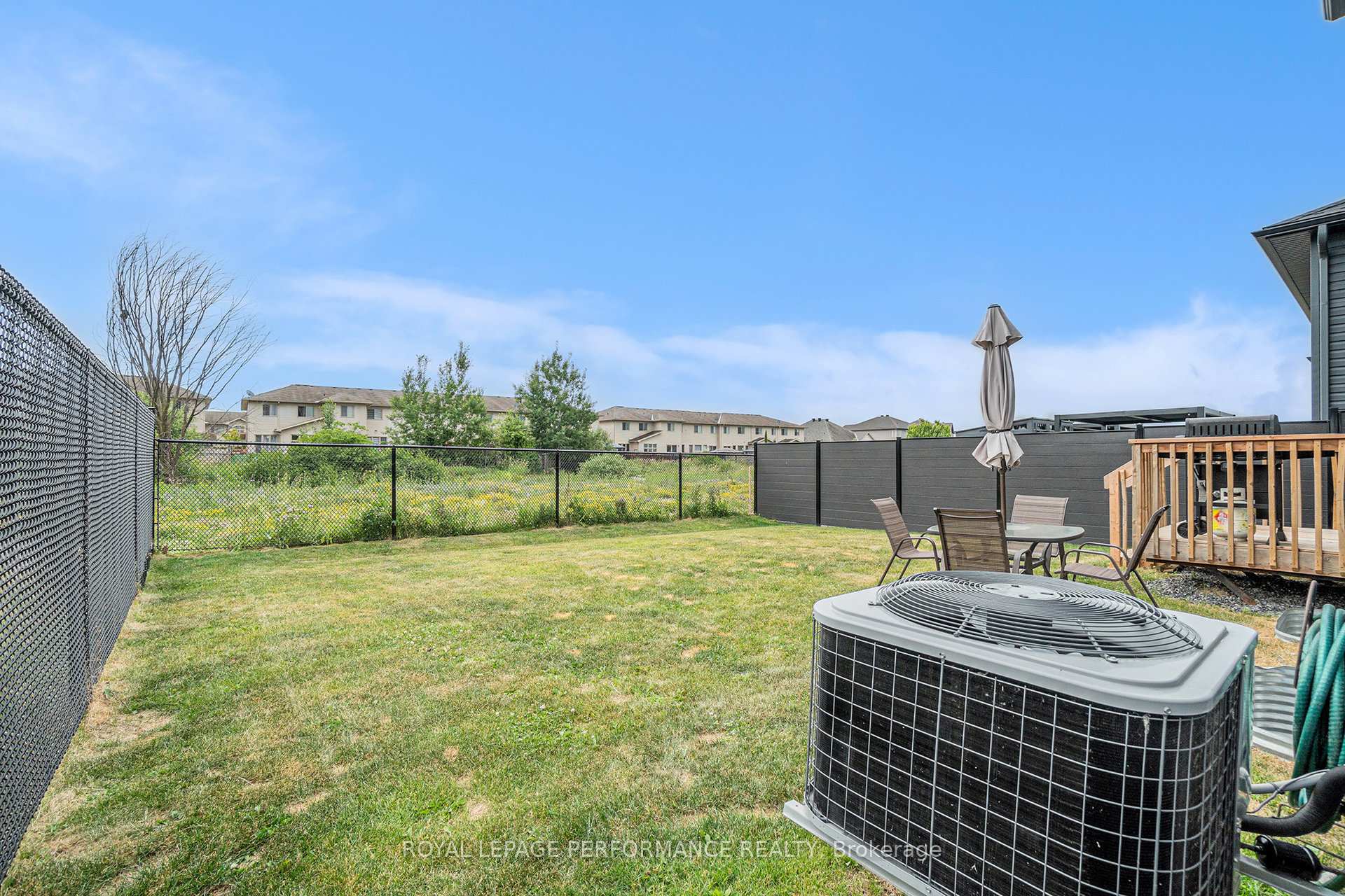 Photo 22 of 916 Socca Crescent, Ottawa, Notting Hill/Summerside — HOMEH