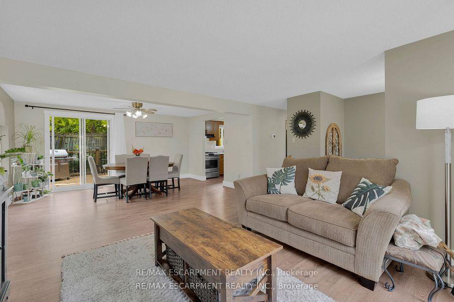 Photo 10 of 26 Turner Drive, Norfolk, Simcoe — HOMEH