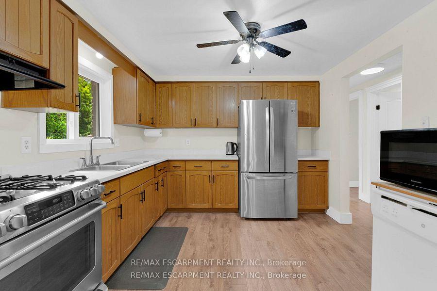 Photo 14 of 26 Turner Drive, Norfolk, Simcoe — HOMEH