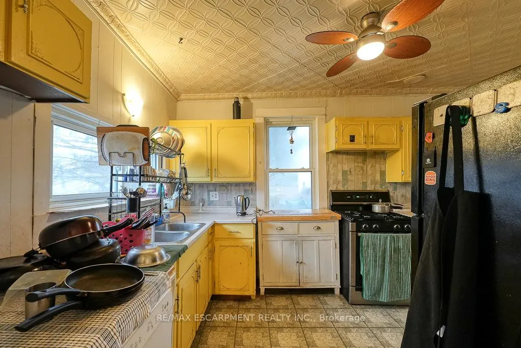 Photo 10 of 171 Owen Street, Norfolk, Simcoe — HOMEH